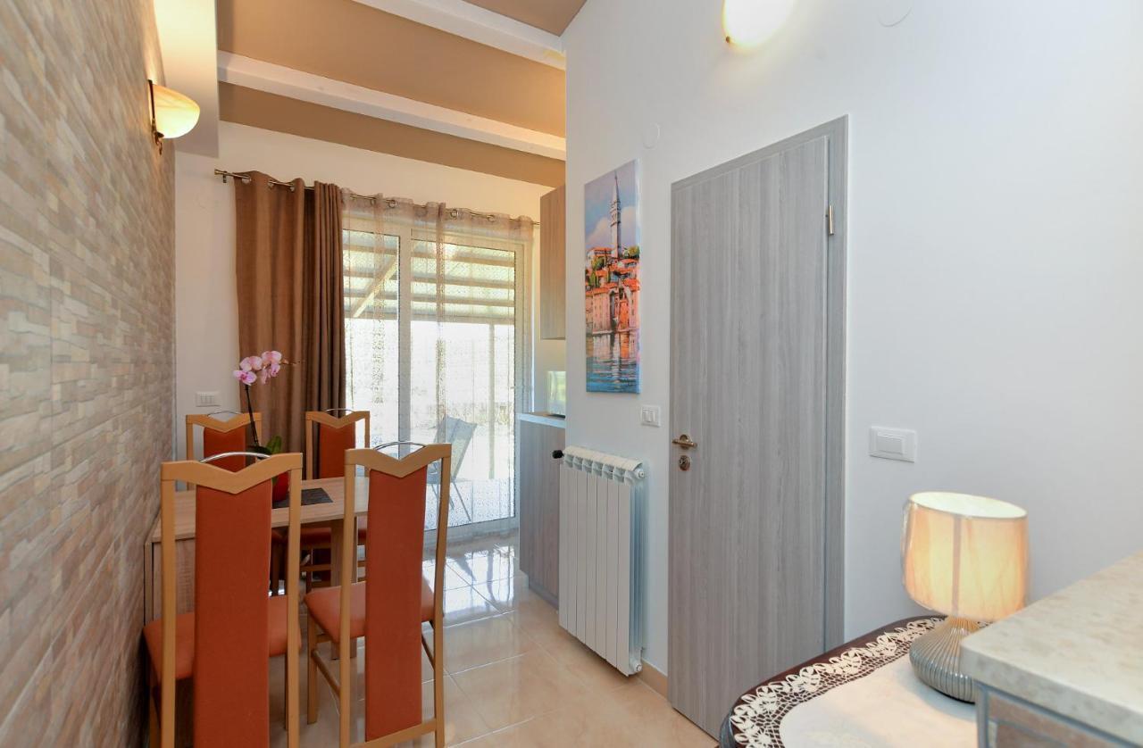 Apartments Voltica 1049 โรวีน ภายนอก รูปภาพ