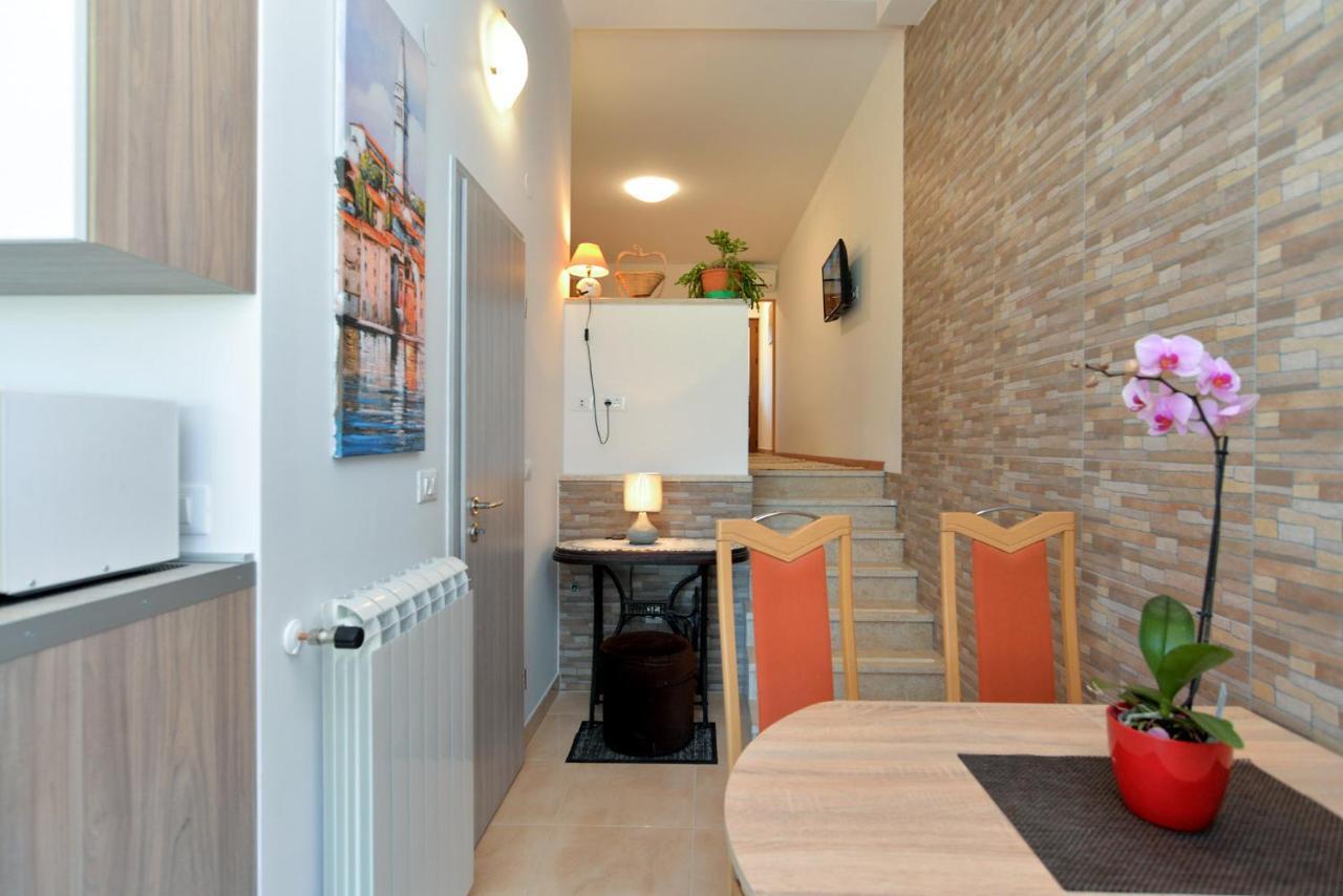 Apartments Voltica 1049 โรวีน ภายนอก รูปภาพ
